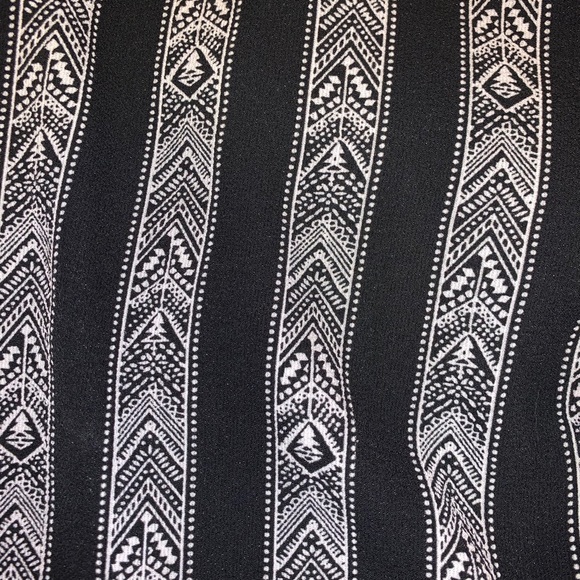 Patterned Loose-Fit Pants - Picture 2 of 3